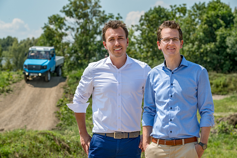 Graduate Engineer Sascha Koberstaedt and graduate engineer Martin Soltes, heads of the aCar project 
